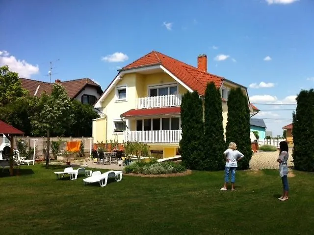 Casa de hóspedes Gyoergyi Haus 3*
